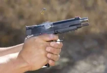 मेजर ने सैनिकों पर चलाई गोली, BN Banswra News द्वारा प्रदत्त.