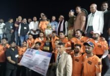 जिला क्रिकेट संघ के तत्वाधान में आयोजित मानगढ़ कप द्वितीय क्रिकेट प्रतियोगिता का मुकाबला खेला गया। BN News द्वारा प्रदत्त (2)