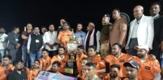 जिला क्रिकेट संघ के तत्वाधान में आयोजित मानगढ़ कप द्वितीय क्रिकेट प्रतियोगिता का मुकाबला खेला गया। BN News द्वारा प्रदत्त (2)