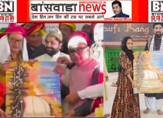 अजमेर दरगाह की तस्वीर बनाई वागड़ की बेटी शिफ़ा हुसैन ने,जो आज दरगाह कमेटी ने केंद्रीय मंत्री किरेन रिजुजू को भेंट की अकीदत के साथ shifa husain by penting dargah