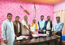 आबापुरा नवीन पंचायत समिति व राजकीय महाविद्यालय खोलने की मांग,राजस्थान बजट पर आभार जताया ग्रामीणों ने hakaru bhai = babulal kharadi abapura ko panchataWhatsApp Image 2025 02 20 at 3.00.40 PM