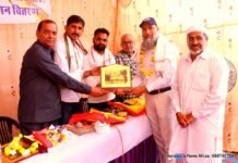 BAP सांसद राजकुमार की मौजूदगी में,रमजान और होली के पावन पर्व पर जरूरतमंद 150 परिवारों को राशन,सामाजिक सरोकार को बखूबी निभाने वाली शख्शियतों को दिया मान-सम्मान। rajkumar roat muslim samaj dungarpur