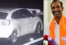 सड़क पर नेता के साथ हवस मिटाने वाली महिला अध्यापिका बताई जा रही है! मनोहर लाल धाकड़ भाजपा नेता व् धाकड़ महासभा के राष्ट्रीय महामंत्री भी है bjp neta dhakad mahilake sath sadak par