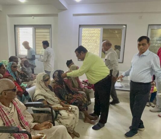 बांसवाड़ा: लायंस क्लब व जैन नेत्र चिकित्सालय ने किया निःशुल्क नेत्र चिकित्सा शिविर का आयोजन लायंस क्लब व जैन नेत्र चिकित्सालय 1